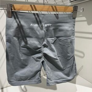 ALPHALETE AMPLIFY SHORTS 4.5